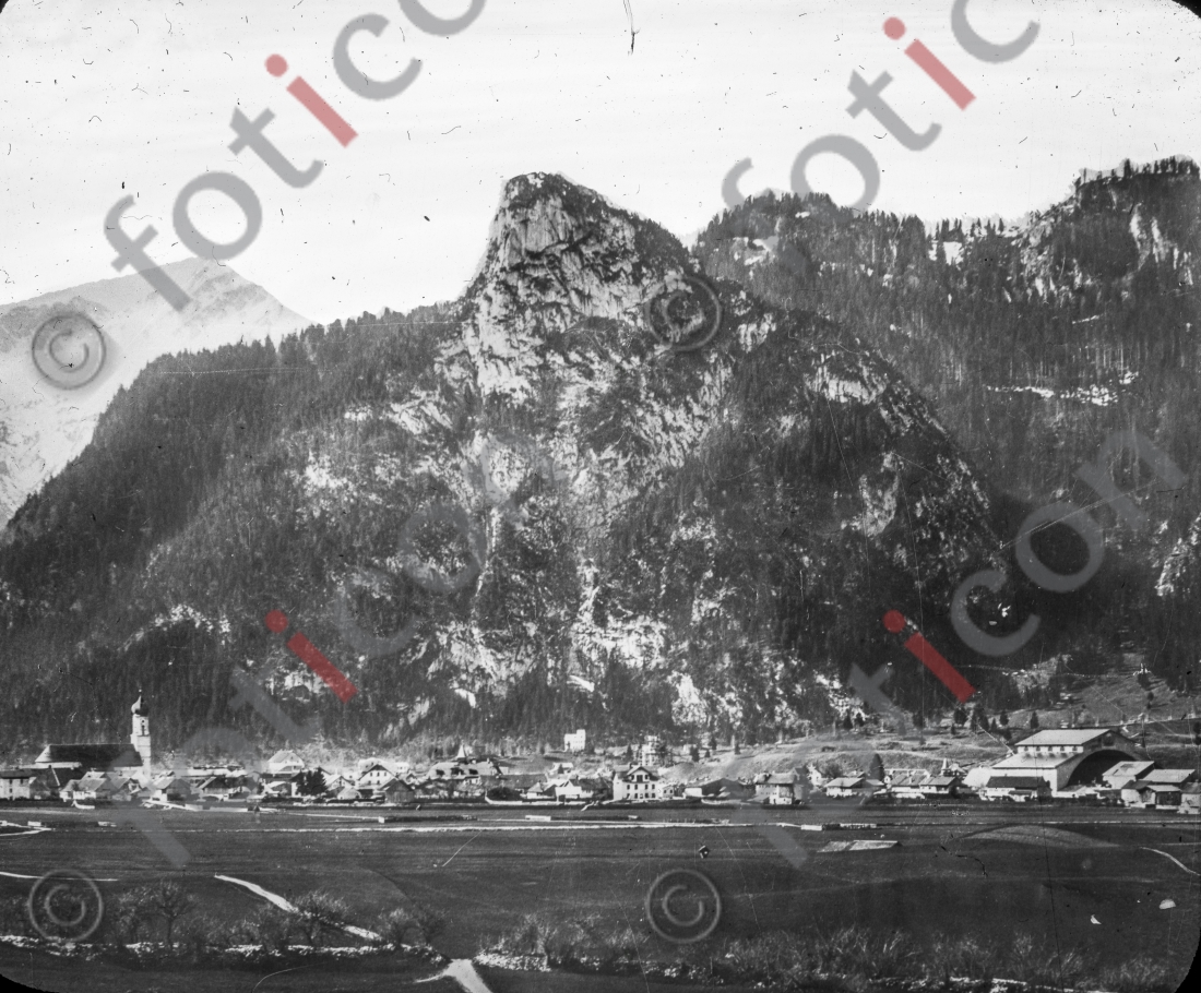 Oberammergau | Oberammergau  - Foto foticon-simon-105-016-sw.jpg | foticon.de - Bilddatenbank für Motive aus Geschichte und Kultur